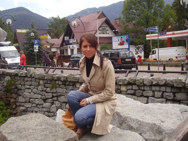 Голая стройняшка делает минет на природе 16 фотография Голая стройняшка делает минет на природе 16 фотография