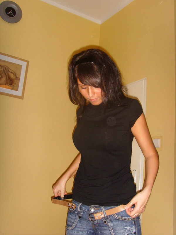 Голая стройняшка делает минет на природе 22 фотография Голая стройняшка делает минет на природе 22 фотография