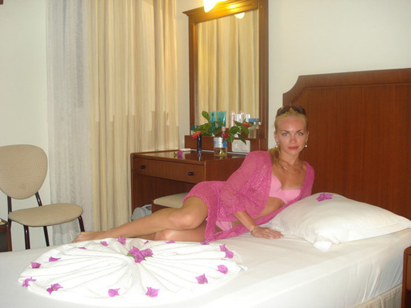 Белокурая дрянь показывает пикантные места 9 фотография Белокурая дрянь показывает пикантные места 9 фотография