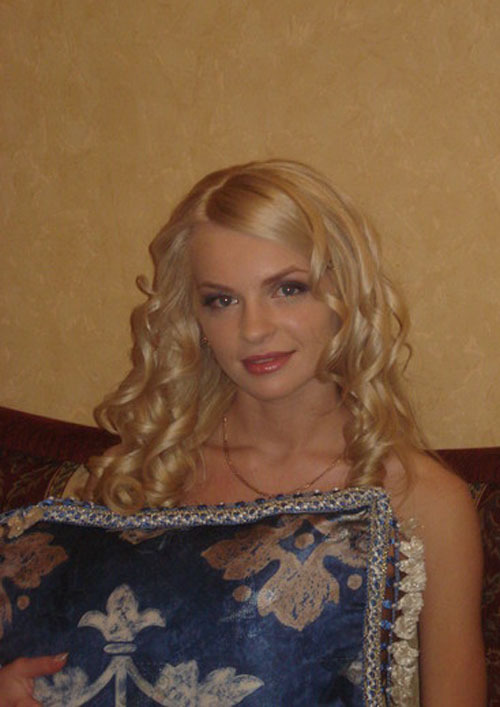 Белокурая дрянь показывает пикантные места 1 фотография Белокурая дрянь показывает пикантные места 1 фотография