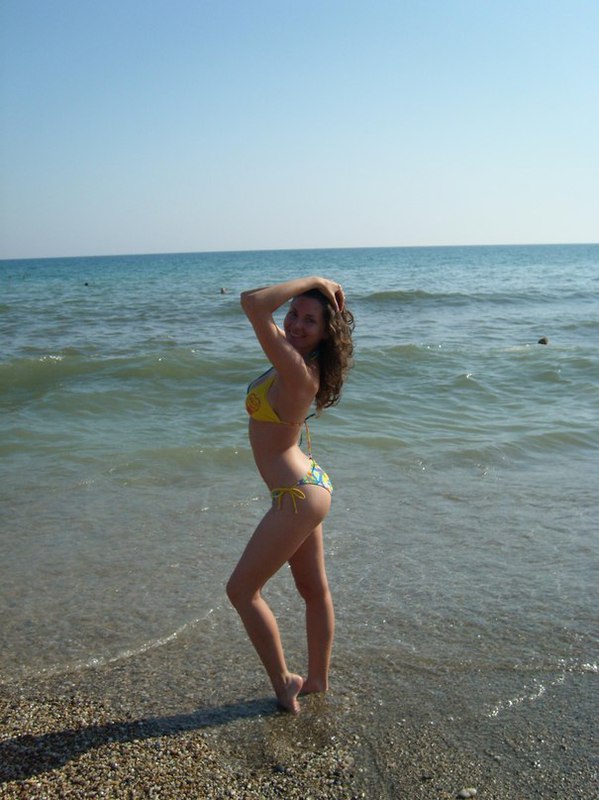 Модель ню отправилась в весенний сад 3 фотография Модель ню отправилась в весенний сад 3 фотография