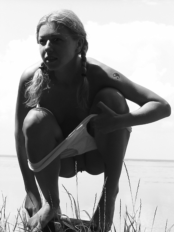 Худая медсестра предпочитает быть голенькой 2 фотография Худая медсестра предпочитает быть голенькой 2 фотография