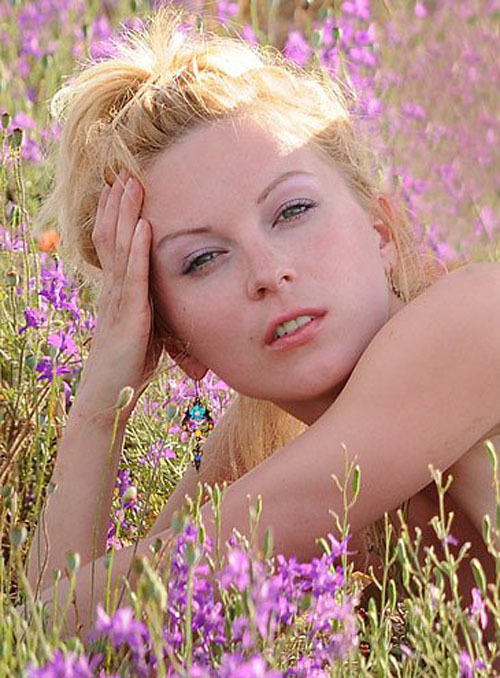 Хрупкая фифа любит показать свои прелести 4 фотография Хрупкая фифа любит показать свои прелести 4 фотография