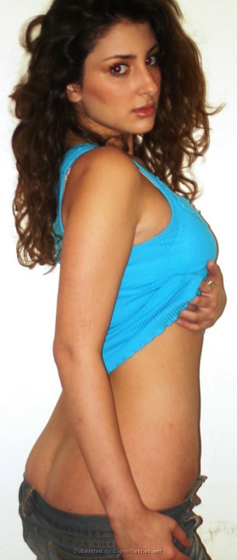 Эффектная девушка хвастается медовыми сосками 5 фотография Эффектная девушка хвастается медовыми сосками 5 фотография