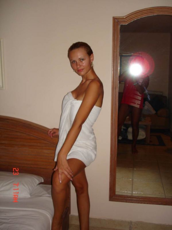 Грудастая озорница нагишом в нудистском племени 7 фотография Грудастая озорница нагишом в нудистском племени 7 фотография