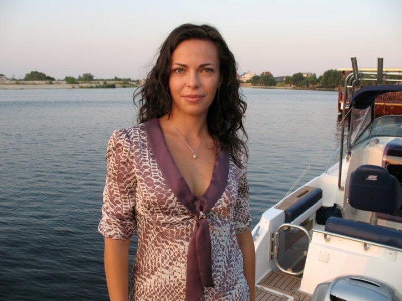 Привлекательная шалашовка разделась ночью на лавке 1 фотография Привлекательная шалашовка разделась ночью на лавке 1 фотография