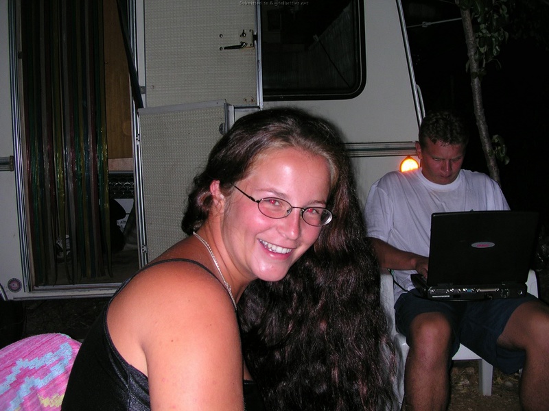 Эффектная баловница обнажила дойки на пляже 18 фотография Эффектная баловница обнажила дойки на пляже 18 фотография