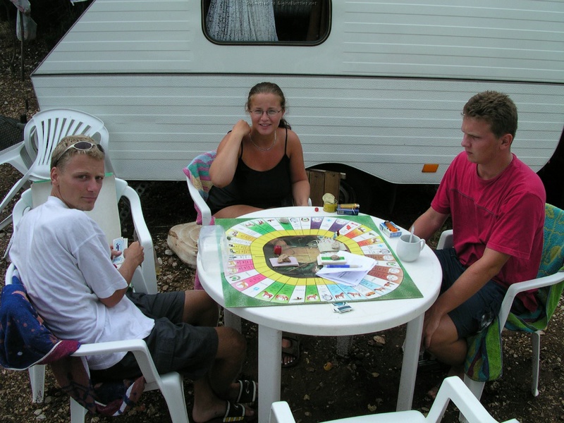 Эффектная баловница обнажила дойки на пляже 19 фотография Эффектная баловница обнажила дойки на пляже 19 фотография