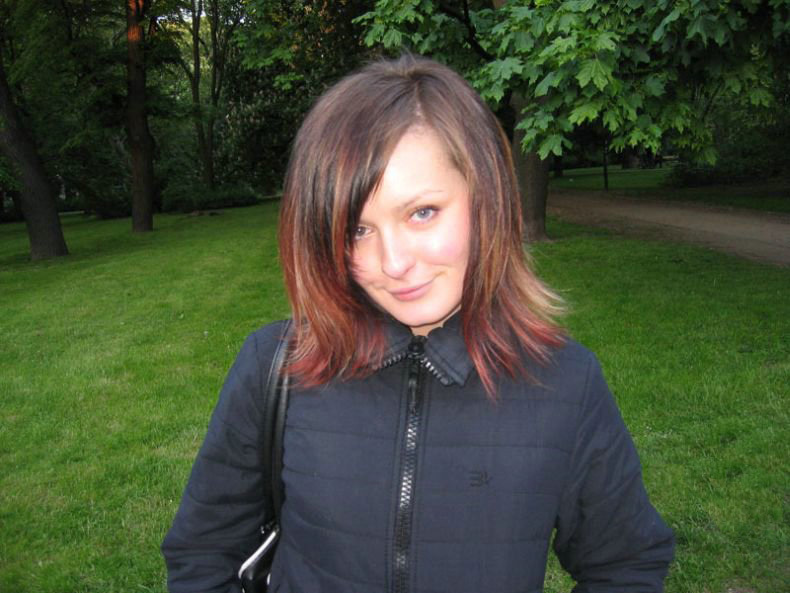 Стройная красотка оголят грудь на берегу океана 10 фотография Стройная красотка оголят грудь на берегу океана 10 фотография