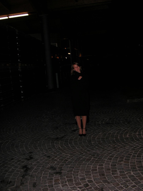 Обаятельная дама разделась перед минетом 14 фотография Обаятельная дама разделась перед минетом 14 фотография