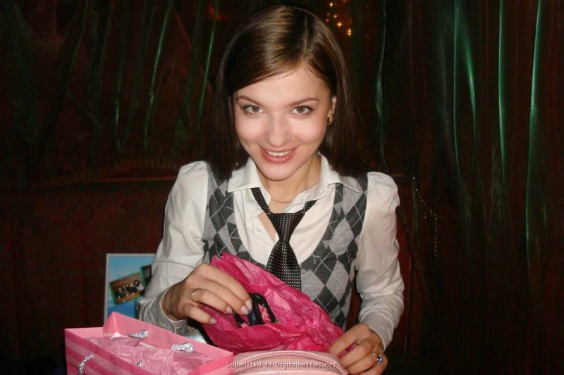 Изящная брюнетка в гостях у своего зрелого любовника 27 фотография Изящная брюнетка в гостях у своего зрелого любовника 27 фотография