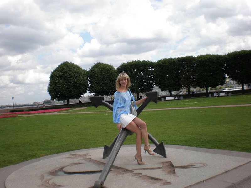 Бывшая любовница водителя устроила новогоднее представление 2 фотография Бывшая любовница водителя устроила новогоднее представление 2 фотография