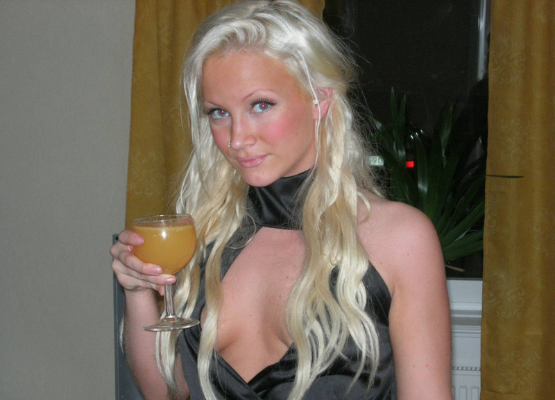 Белокурая мамзель с красивыми буферами 1 фотография Белокурая мамзель с красивыми буферами 1 фотография