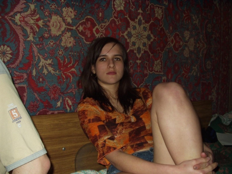 Безотказная давалка развлекается в гостях у друга 5 фотография Безотказная давалка развлекается в гостях у друга 5 фотография