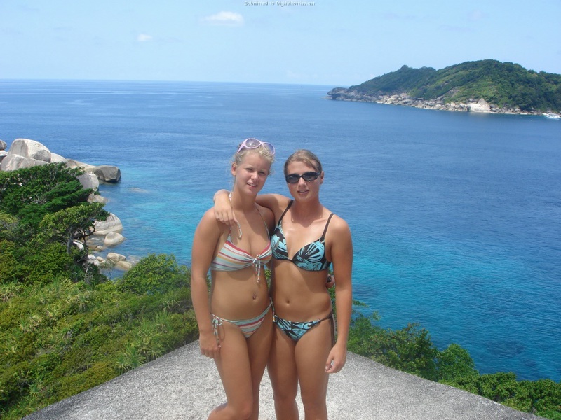 Молодые любовники на отдыхе у моря 1 фотография Молодые любовники на отдыхе у моря 1 фотография