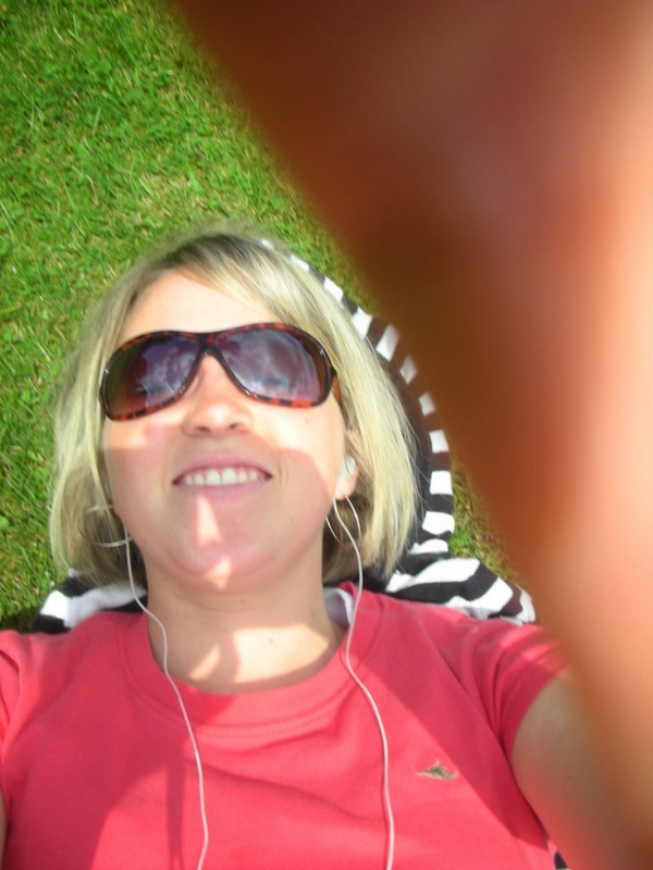 Бесцеремонная блондинка проникает пальцами во влагалище 1 фотография Бесцеремонная блондинка проникает пальцами во влагалище 1 фотография