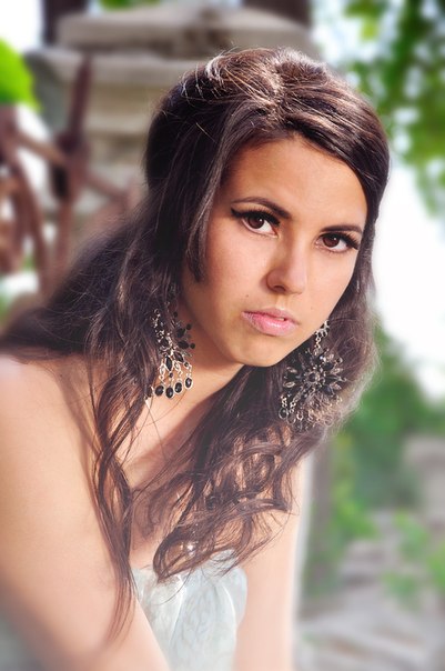 Очаровательная мадемуазель разделась на свежем воздухе 3 фотография Очаровательная мадемуазель разделась на свежем воздухе 3 фотография