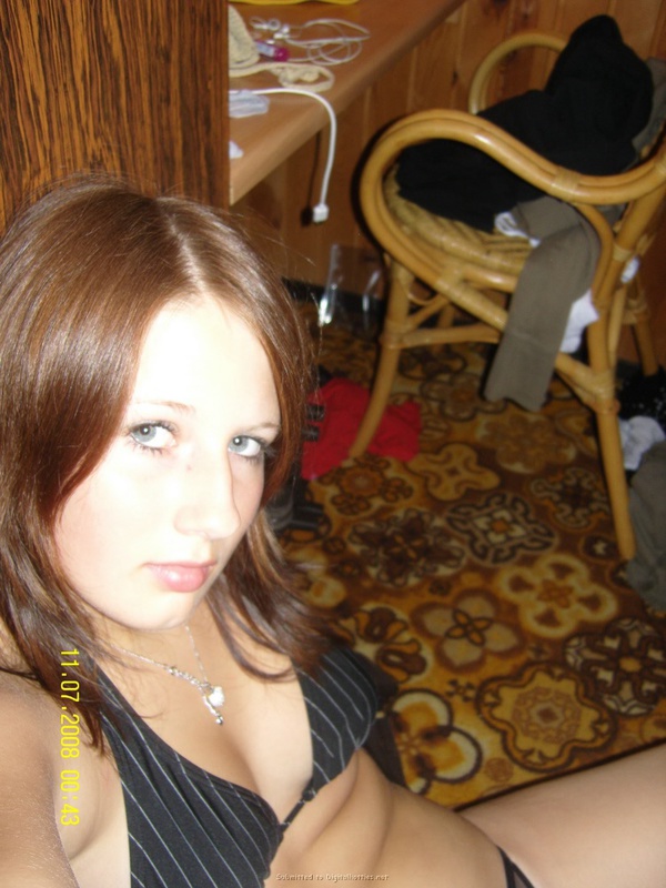 Симпатичная милашка искушает упругим бюстом 7 фотография Симпатичная милашка искушает упругим бюстом 7 фотография