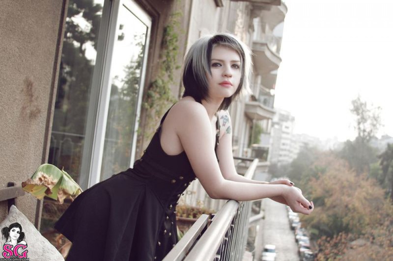 Худышка Маша приподняла юбку и показала киску 5 фотография Худышка Маша приподняла юбку и показала киску 5 фотография