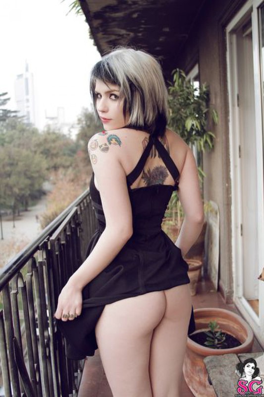 Худышка Маша приподняла юбку и показала киску 18 фотография Худышка Маша приподняла юбку и показала киску 18 фотография