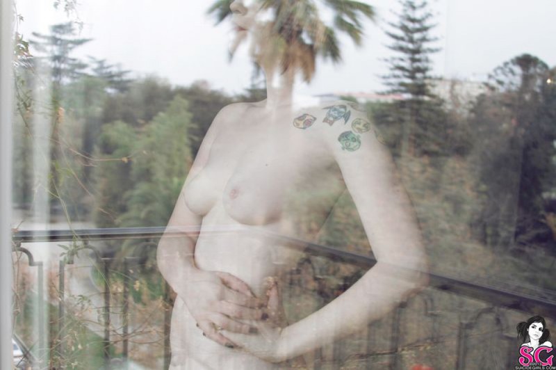 Худышка Маша приподняла юбку и показала киску 25 фотография Худышка Маша приподняла юбку и показала киску 25 фотография