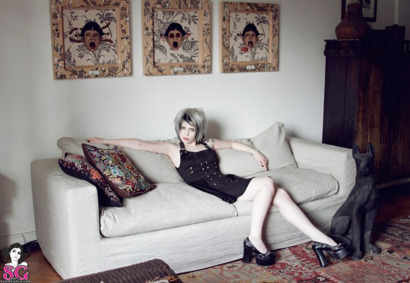 Худышка Маша приподняла юбку и показала киску 20 фотография Худышка Маша приподняла юбку и показала киску 20 фотография