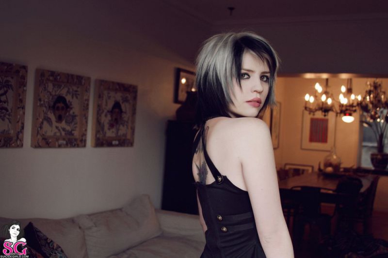 Худышка Маша приподняла юбку и показала киску 26 фотография Худышка Маша приподняла юбку и показала киску 26 фотография