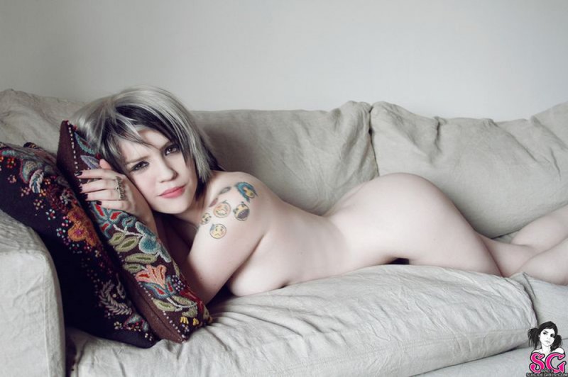 Худышка Маша приподняла юбку и показала киску 36 фотография Худышка Маша приподняла юбку и показала киску 36 фотография