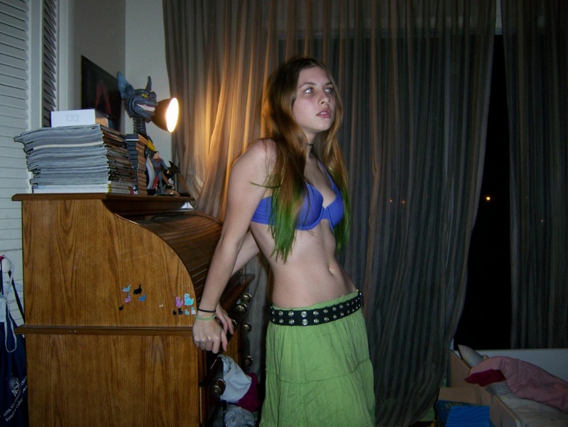 Разгоряченная милашка купается в ванной 3 фотография Разгоряченная милашка купается в ванной 3 фотография