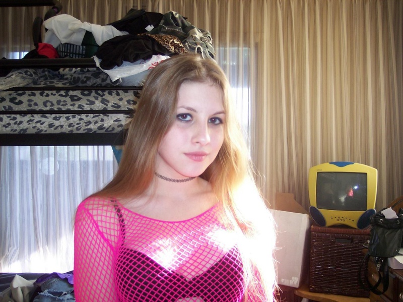 Разгоряченная милашка купается в ванной 2 фотография Разгоряченная милашка купается в ванной 2 фотография