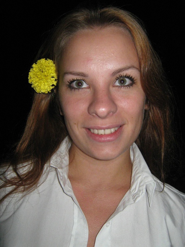 Рыжеволосая сучка оголилась после прогулки 3 фотография