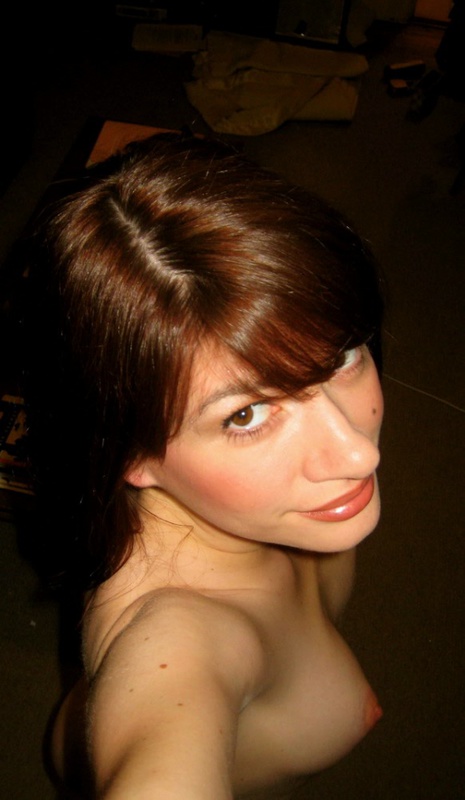 Обнаженная нимфа соблазняет на половой акт упругими сиськами 13 фотография Обнаженная нимфа соблазняет на половой акт упругими сиськами 13 фотография