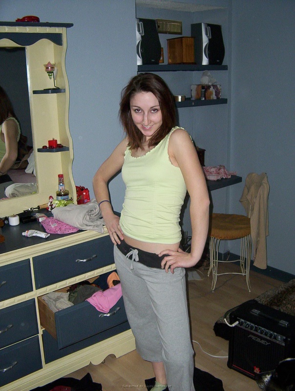 Муж опубликовал снимки неверной супруги 21 фотография Муж опубликовал снимки неверной супруги 21 фотография