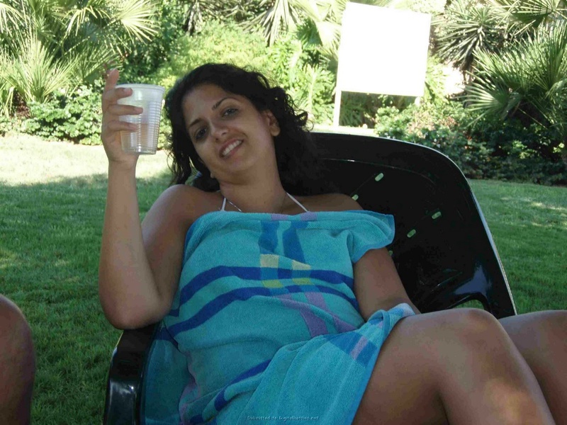 Пышная брюнетка трахается с накачанным блондином и его другом 10 фотография Пышная брюнетка трахается с накачанным блондином и его другом 10 фотография