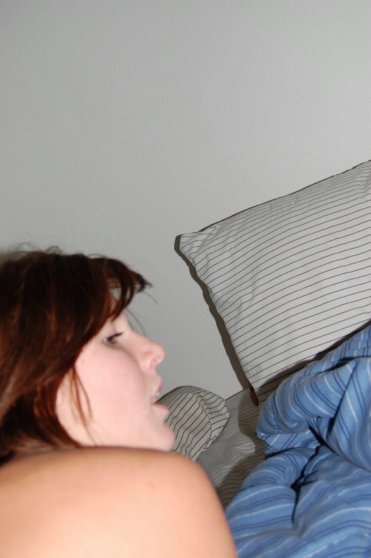 Ласкает язычком небольшой член 18 фотография Ласкает язычком небольшой член 18 фотография