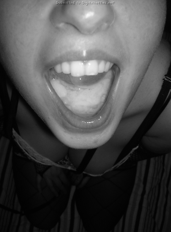 Умелая сосушка сделала минет и осталась в сперме 16 фотография Умелая сосушка сделала минет и осталась в сперме 16 фотография