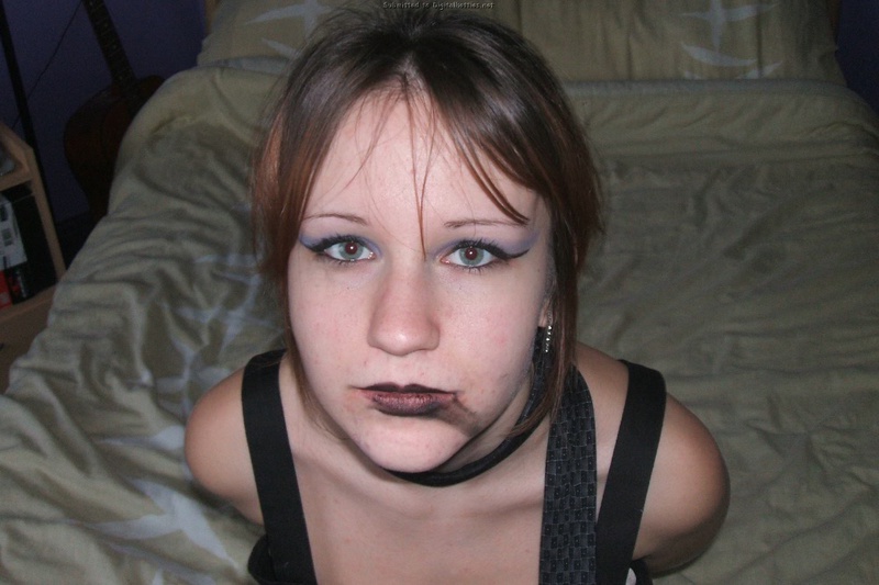 Любительница ролевых игр сосет упругий пенис 4 фотография Любительница ролевых игр сосет упругий пенис 4 фотография