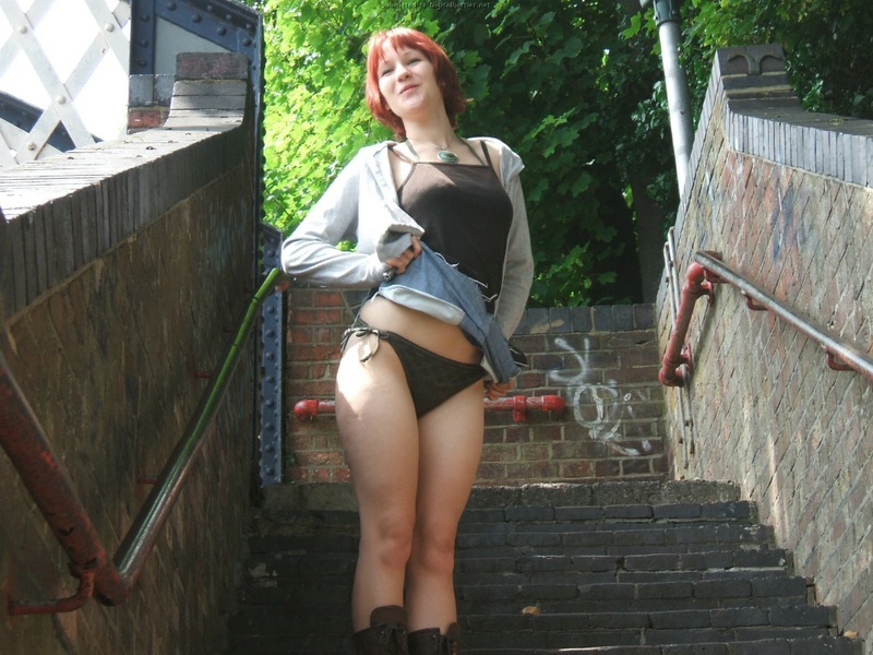 Любительница ролевых игр сосет упругий пенис 20 фотография Любительница ролевых игр сосет упругий пенис 20 фотография