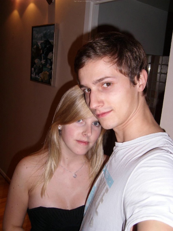 Мадам с силиконовой грудью взяла за щеку и подставила пилотку 1 фотография Мадам с силиконовой грудью взяла за щеку и подставила пилотку 1 фотография