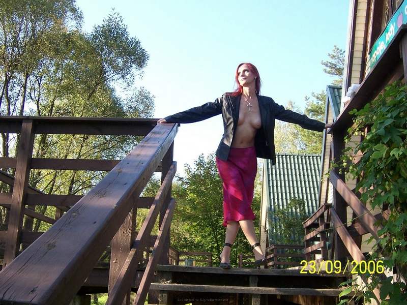 Страстная мамаша занимается сексом с влюбленной парочкой 1 фотография Страстная мамаша занимается сексом с влюбленной парочкой 1 фотография