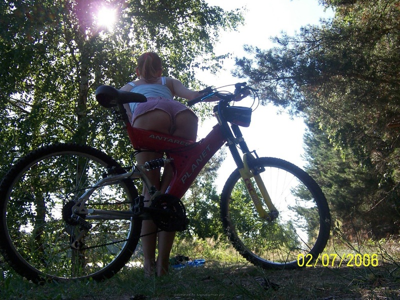 Страстная мамаша занимается сексом с влюбленной парочкой 8 фотография Страстная мамаша занимается сексом с влюбленной парочкой 8 фотография