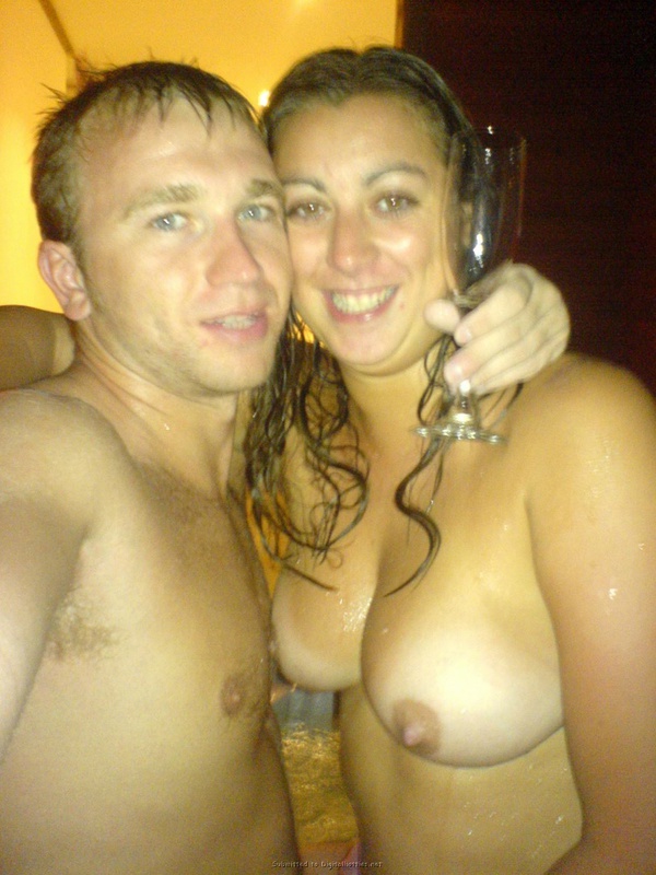 Страстный секс супругов после купания 12 фотография Страстный секс супругов после купания 12 фотография