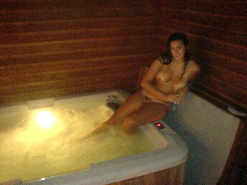 Страстный секс супругов после купания 2 фотография Страстный секс супругов после купания 2 фотография