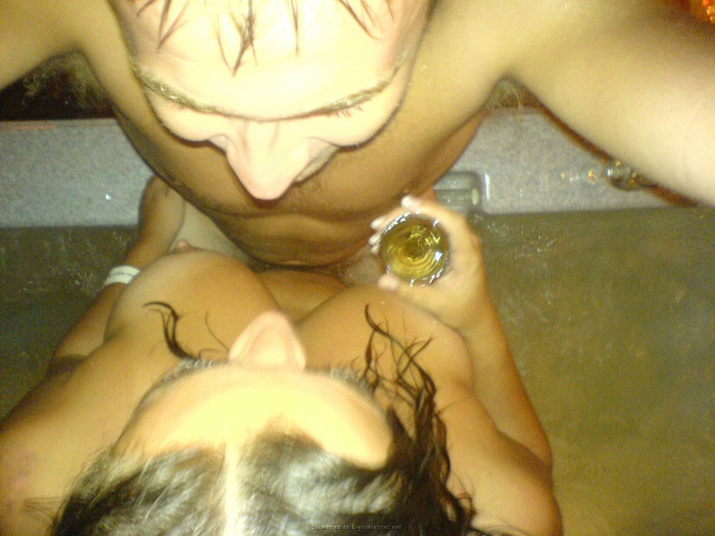 Страстный секс супругов после купания 7 фотография Страстный секс супругов после купания 7 фотография