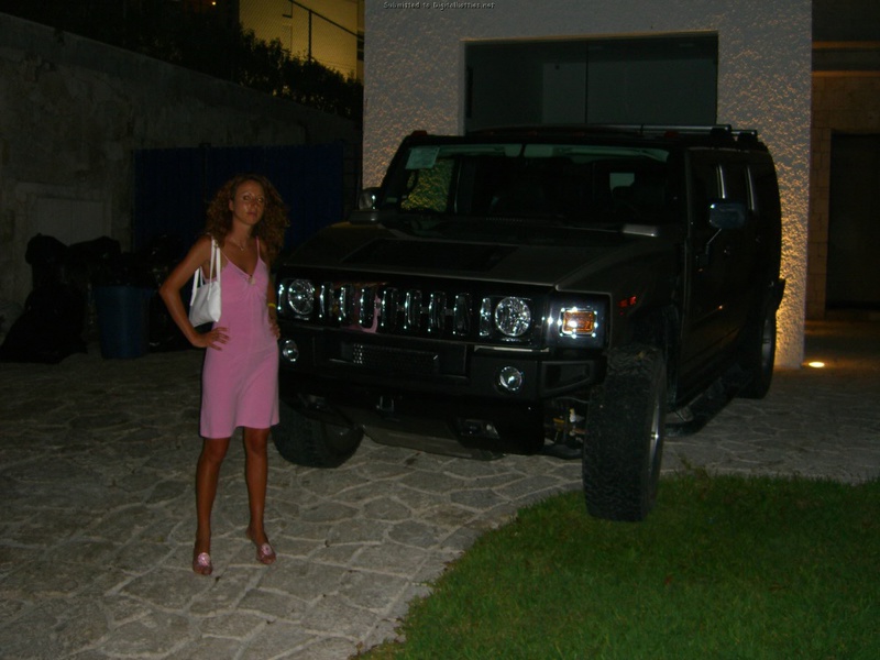 Кавалер нахлобучил кучерявой даме 6 фотография Кавалер нахлобучил кучерявой даме 6 фотография