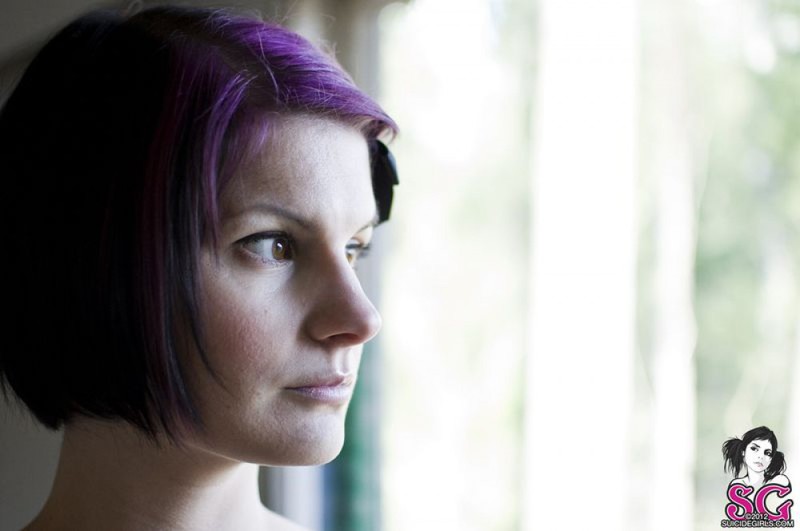 Смелая медсестра позирует в заброшенном доме 6 фотография Смелая медсестра позирует в заброшенном доме 6 фотография