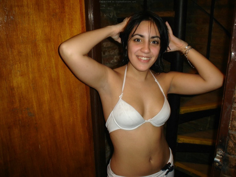 Дерзкие сучки показывают сахарные холмики 13 фотография Дерзкие сучки показывают сахарные холмики 13 фотография