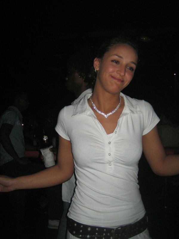 Роскошная стройняшка принимает душ 13 фотография Роскошная стройняшка принимает душ 13 фотография