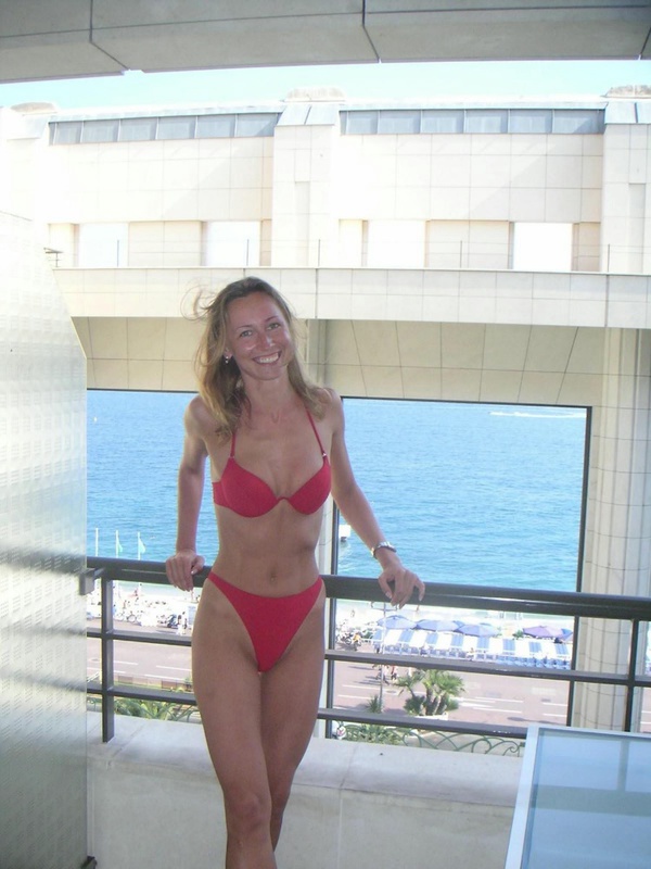 Тощая сеньорита ласкает пенис ухажера 3 фотография Тощая сеньорита ласкает пенис ухажера 3 фотография