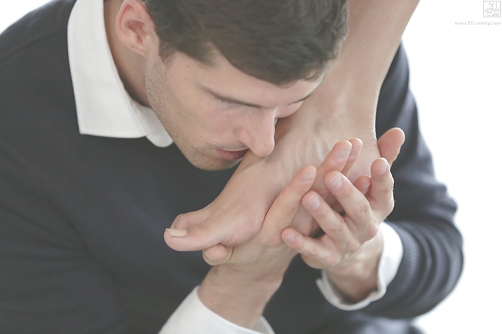 Пышногрудая нимфоманка удовлетворяет возлюбленного 1 фотография Пышногрудая нимфоманка удовлетворяет возлюбленного 1 фотография